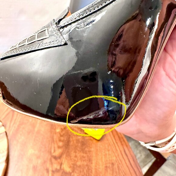 Platform heel with penny loafer detail - Picture 9 of 9